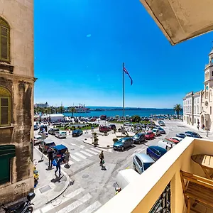 Riva 4*, Split Croatia